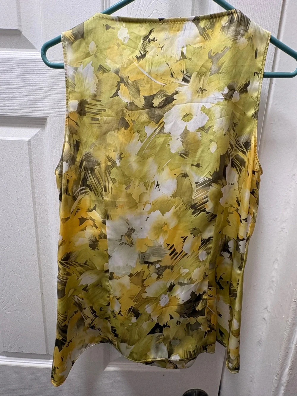 Anne Klein Yellow Floral Ruffle Shell Top - Picture 3 of 3